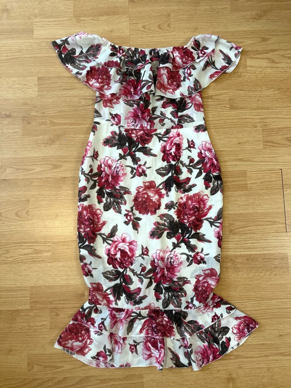 NWOT Pretty Little Thing Off-Shoulder Bardot White Floral Midi Dress